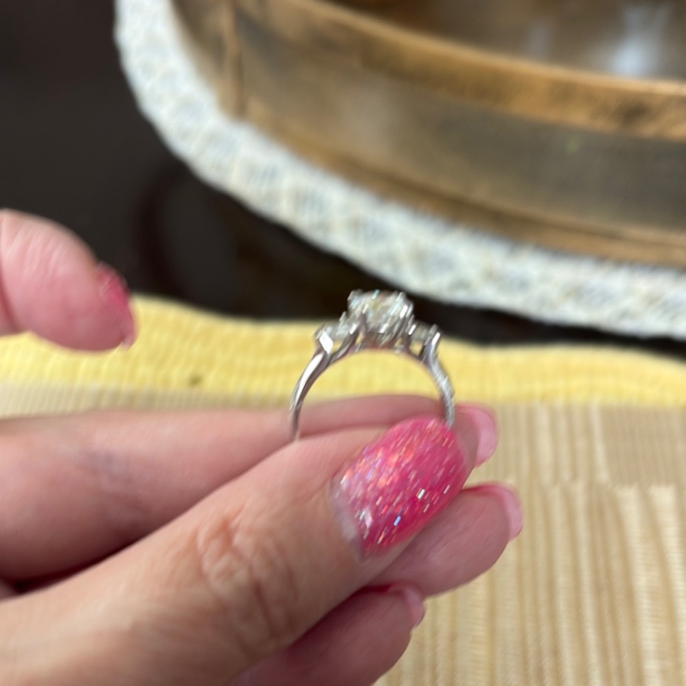 Elegant 14K white gold 3-stone Ring - Picture 3 of 13